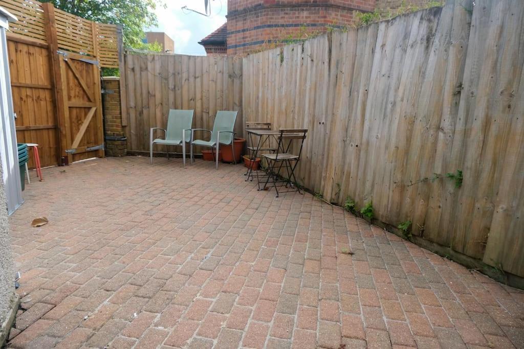 4 Bedroom House In Turnpike Lane/Wood Green Лондон Екстериор снимка