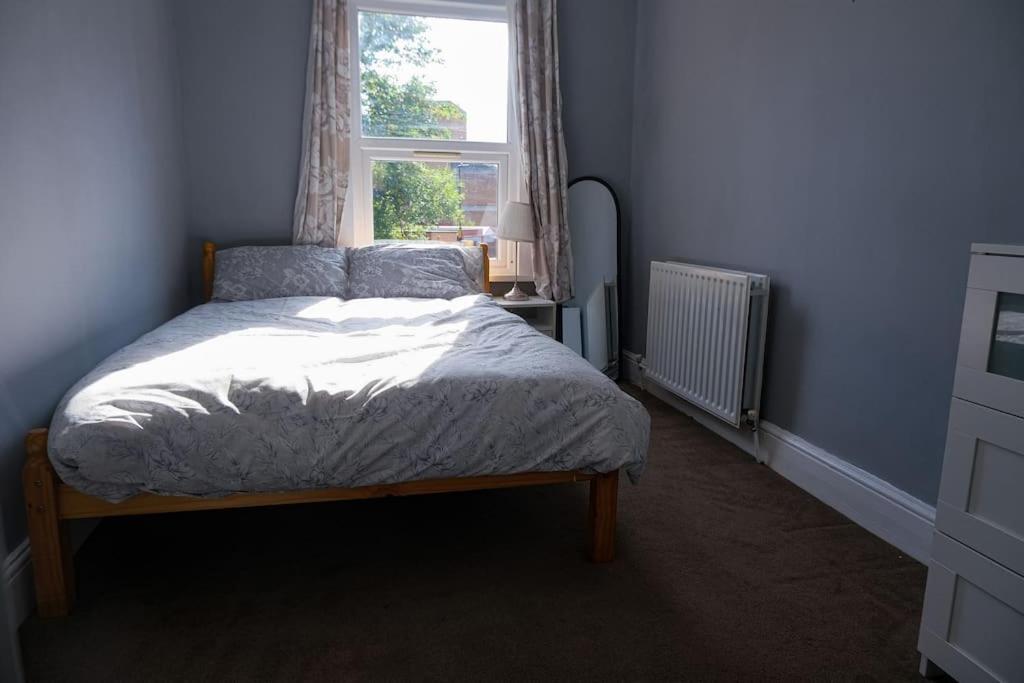 4 Bedroom House In Turnpike Lane/Wood Green Лондон Екстериор снимка