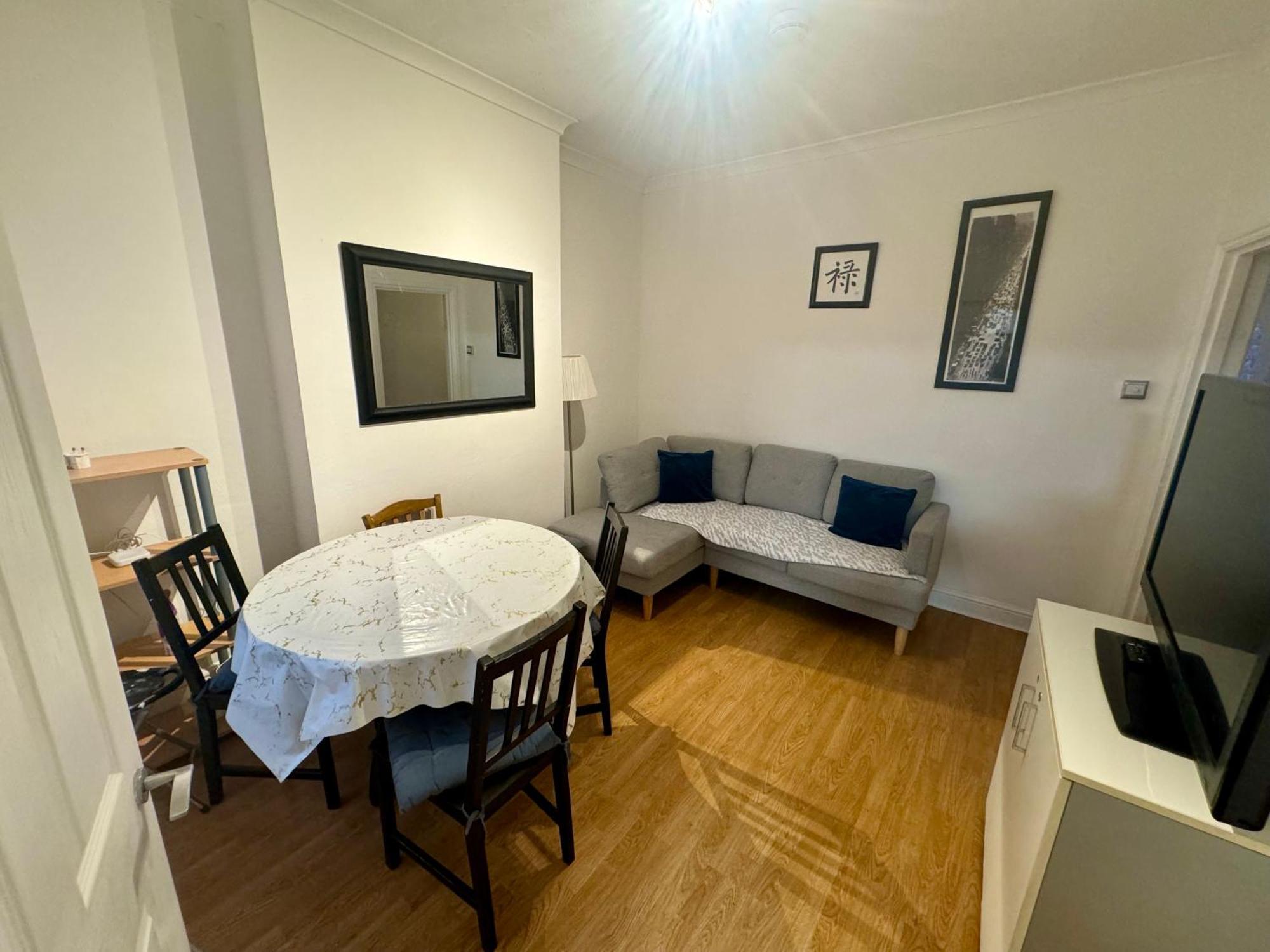 4 Bedroom House In Turnpike Lane/Wood Green Лондон Екстериор снимка