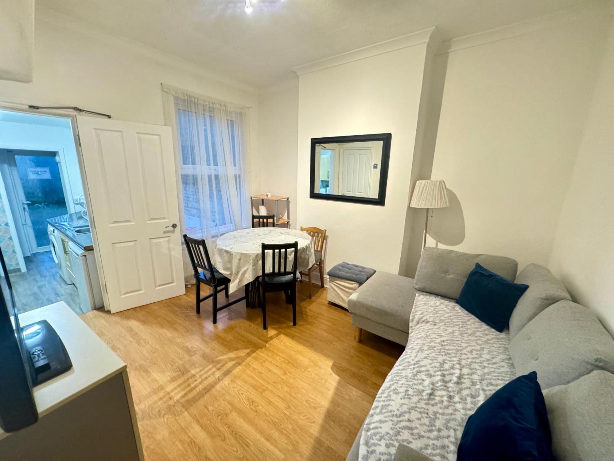 4 Bedroom House In Turnpike Lane/Wood Green Лондон Екстериор снимка